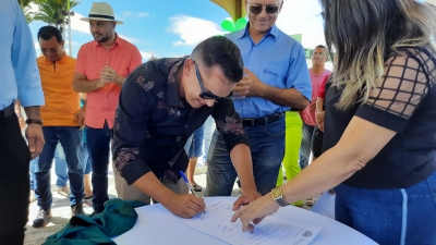 Prefeito Jarson assina Ordem de Serviço para construção de auditório