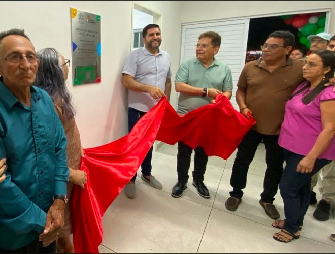 Inaugurações de auditórios nas Escolas Municipais e Entrega de Veículos
