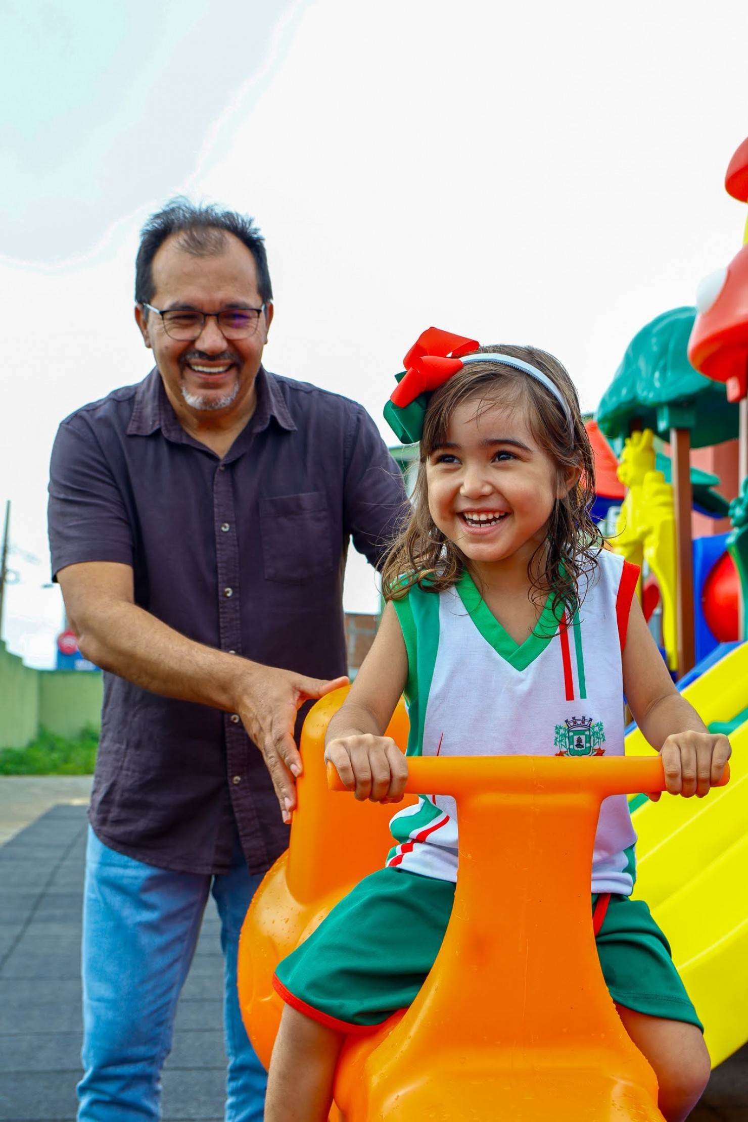 Creche Jéssica Dantas recebe novo playground para atividades lúdicas e recreativas