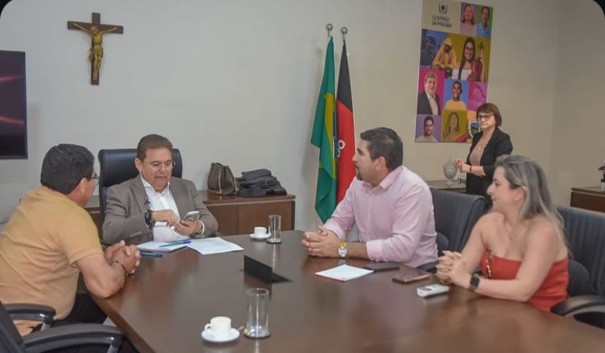 Prefeito Jarson se reúne com governador em exercício Adriano Galdino para alinhar ações futuras para nossa cidade