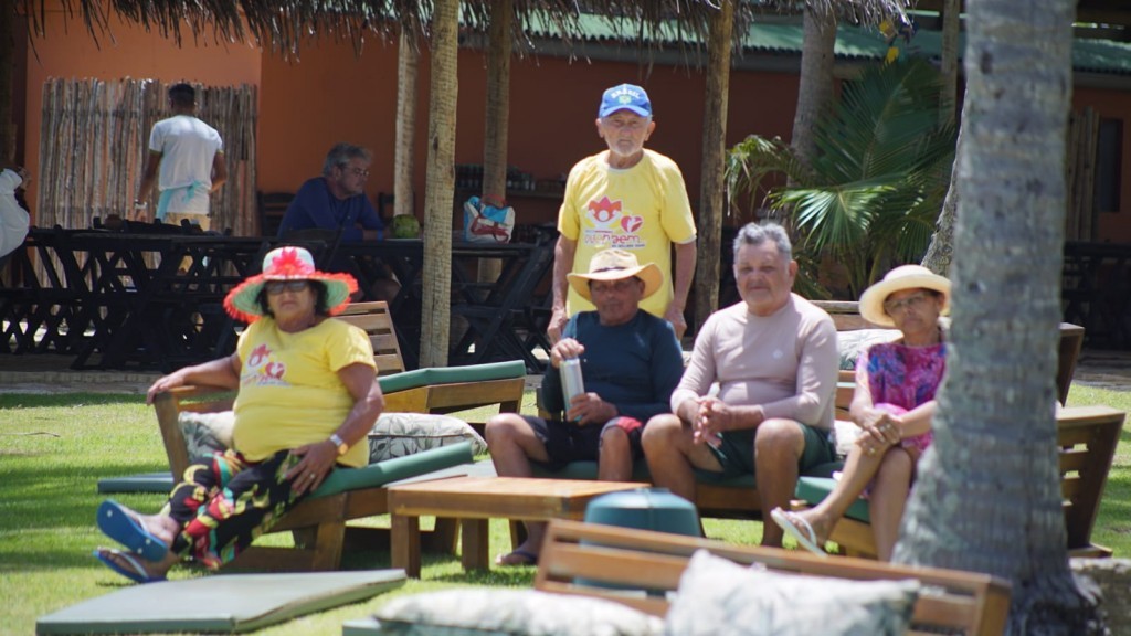 Prefeitura de Nova Floresta realiza passeio com Idosos