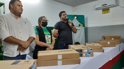 Prefeitura de Nova Floresta entrega notebooks para professores da Rede Municipal de Ensino