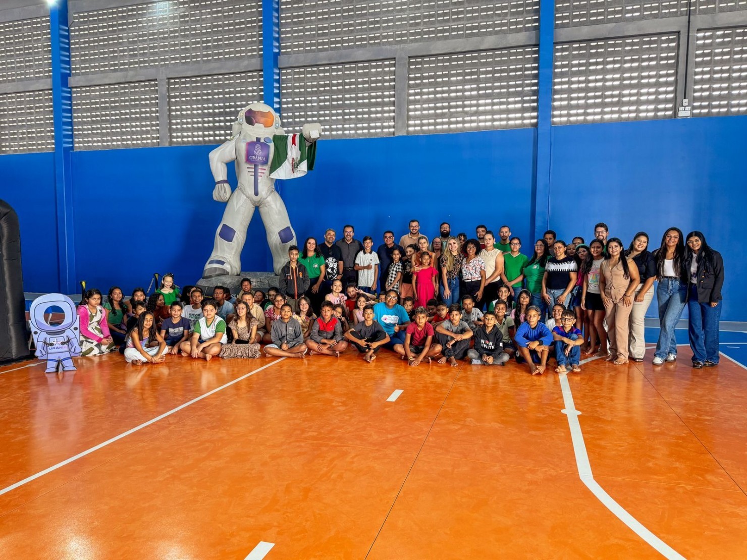 Planetário chega a Nova Floresta e proporciona experiência prática aos alunos da rede municipal