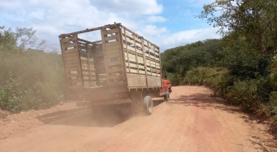Prefeito Jarson visita estrada da Jandaíra na zona rural