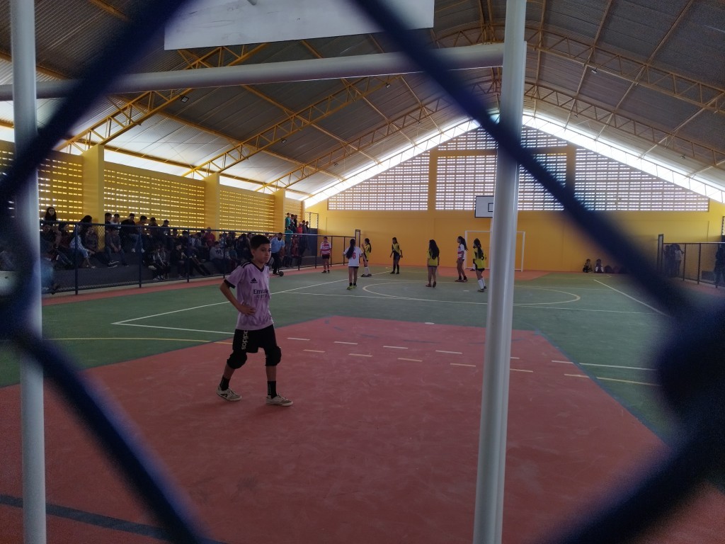 Escola Papa Paulo VI realiza amistoso preparatório para Jogos Interclasses no Giásio Lalitão