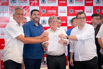 Nova Floresta recebe mais um ônibus escolar