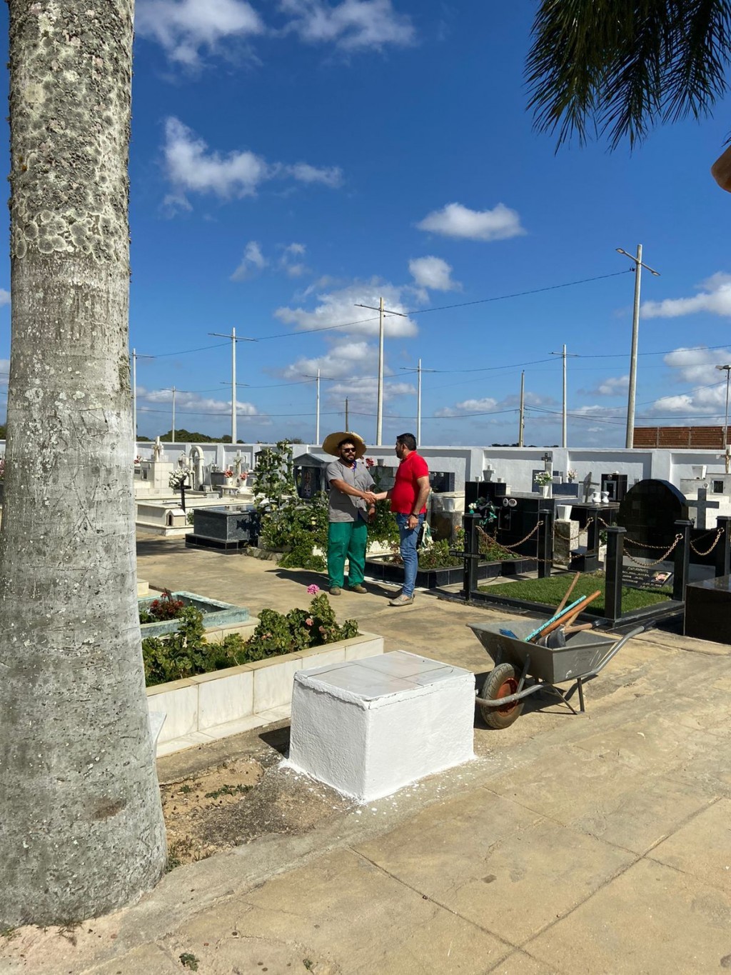 Prefeito Jarson vistoria Revitalização do antigo Cemitério.