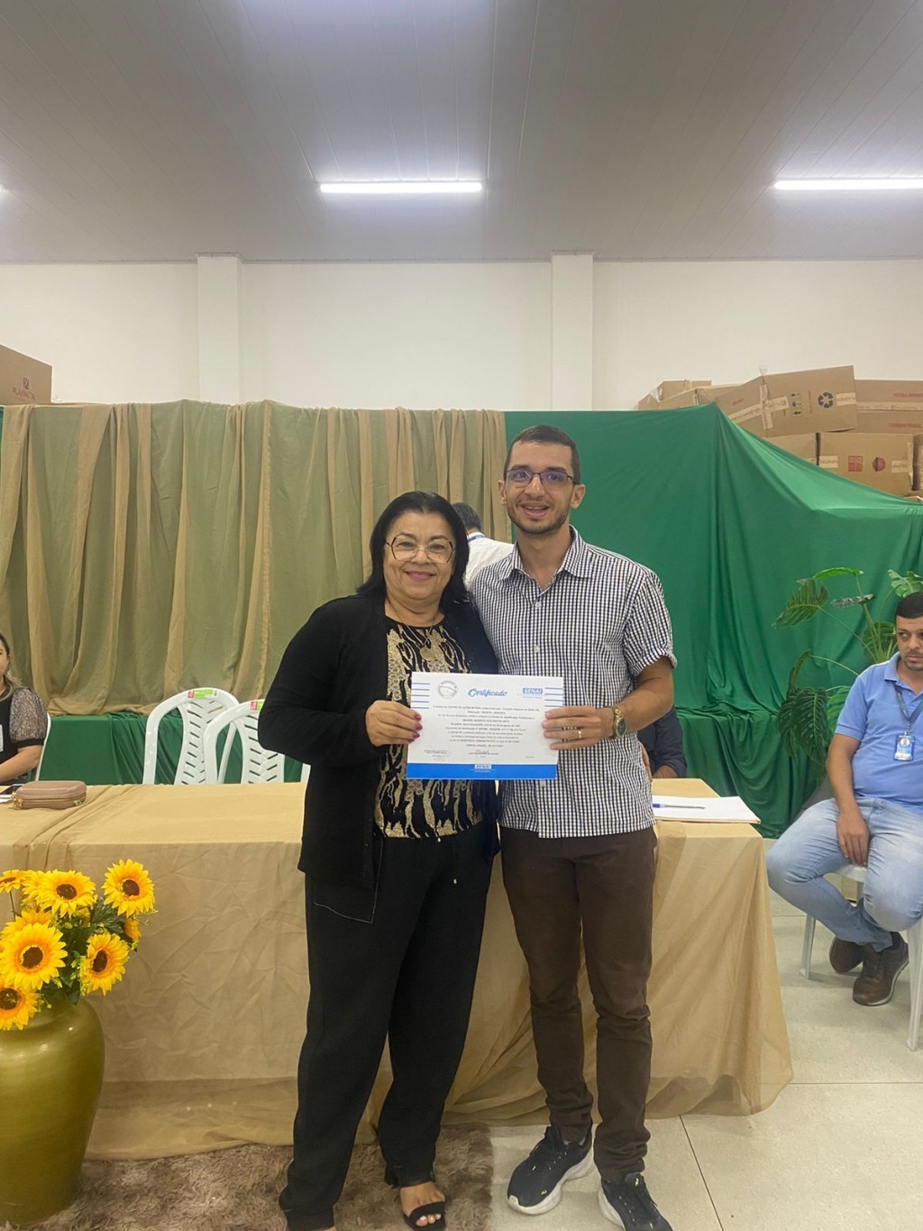 Prefeitura de Nova Floresta realiza entrega de Certificados de Conclusão de Curso Profissionalizante de Assistente Administrativo pelo SENAI