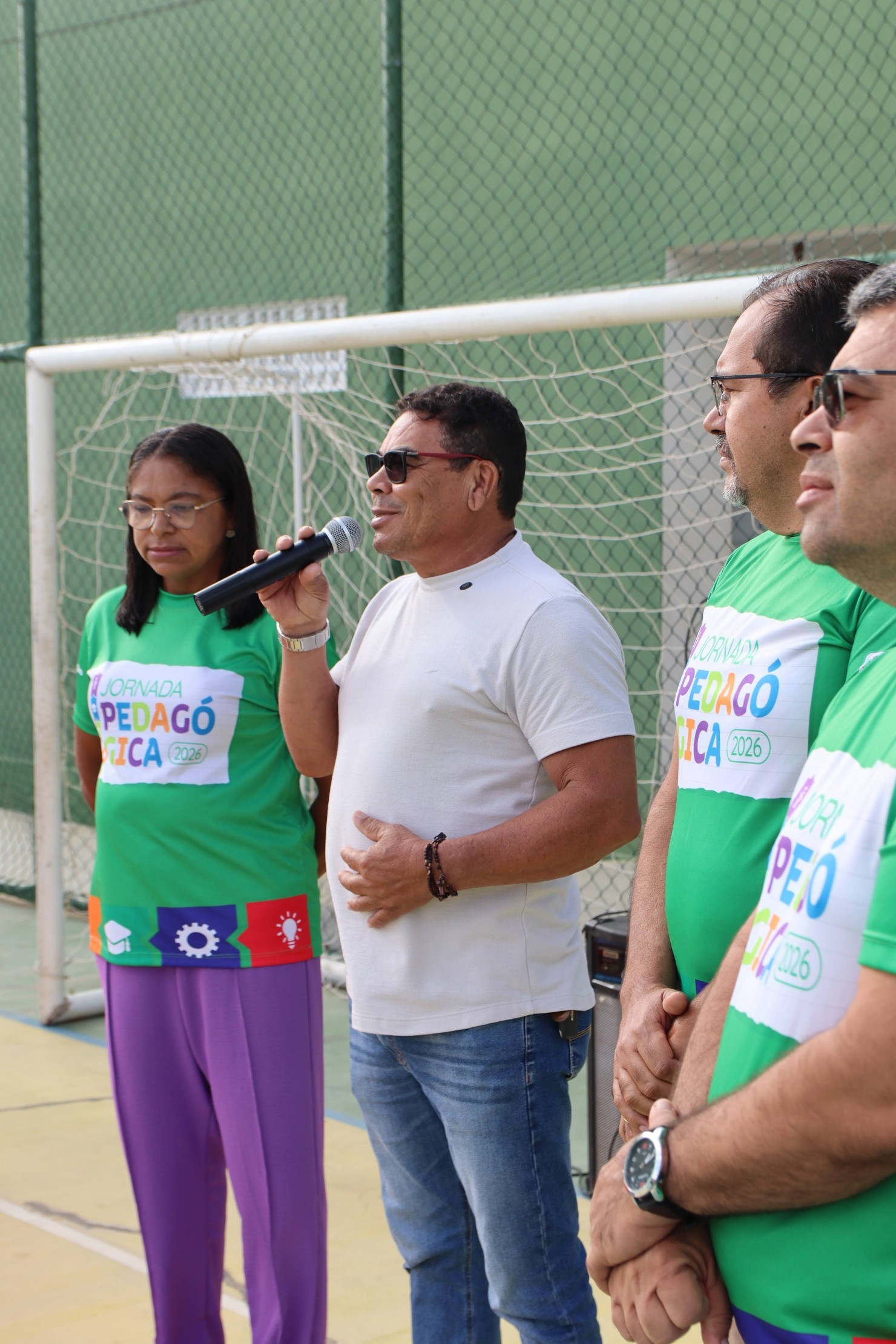 Secretaria de Educação entrega novos materiais esportivos para escolas municipais