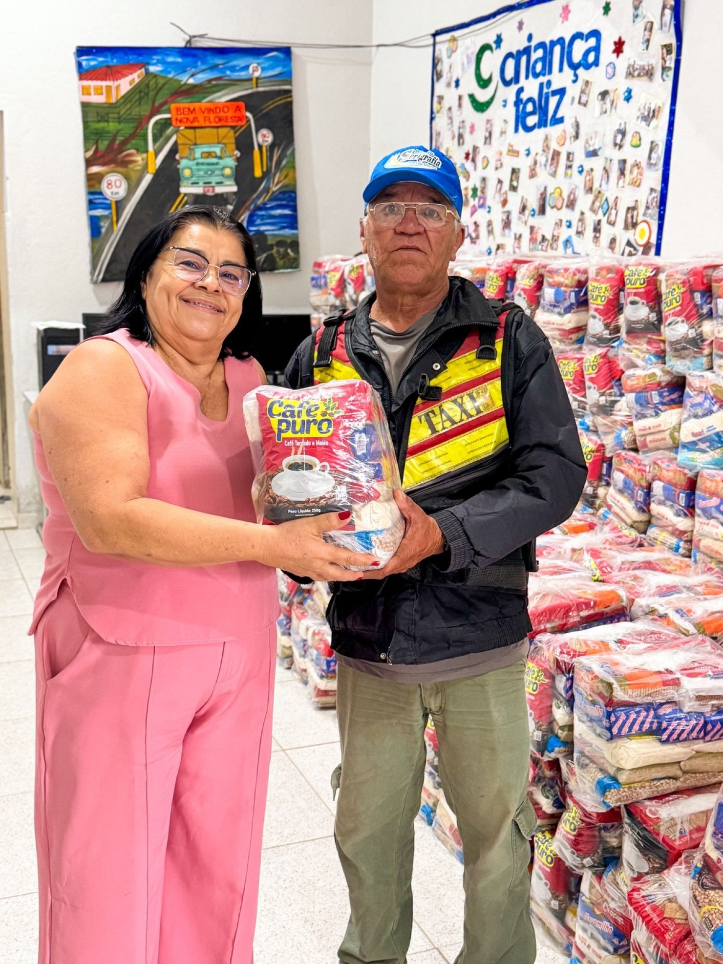 Secretaria de Assistência Social realiza entrega de cestas básicas em Nova Floresta