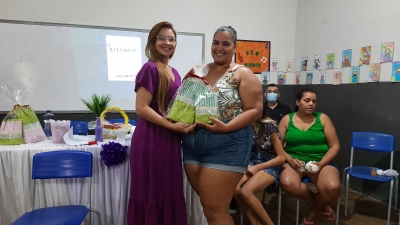 Prefeitura de Nova Floresta realiza roda de conversa com mães de usuários do SCFV sobre o combate a violência contra a mulher