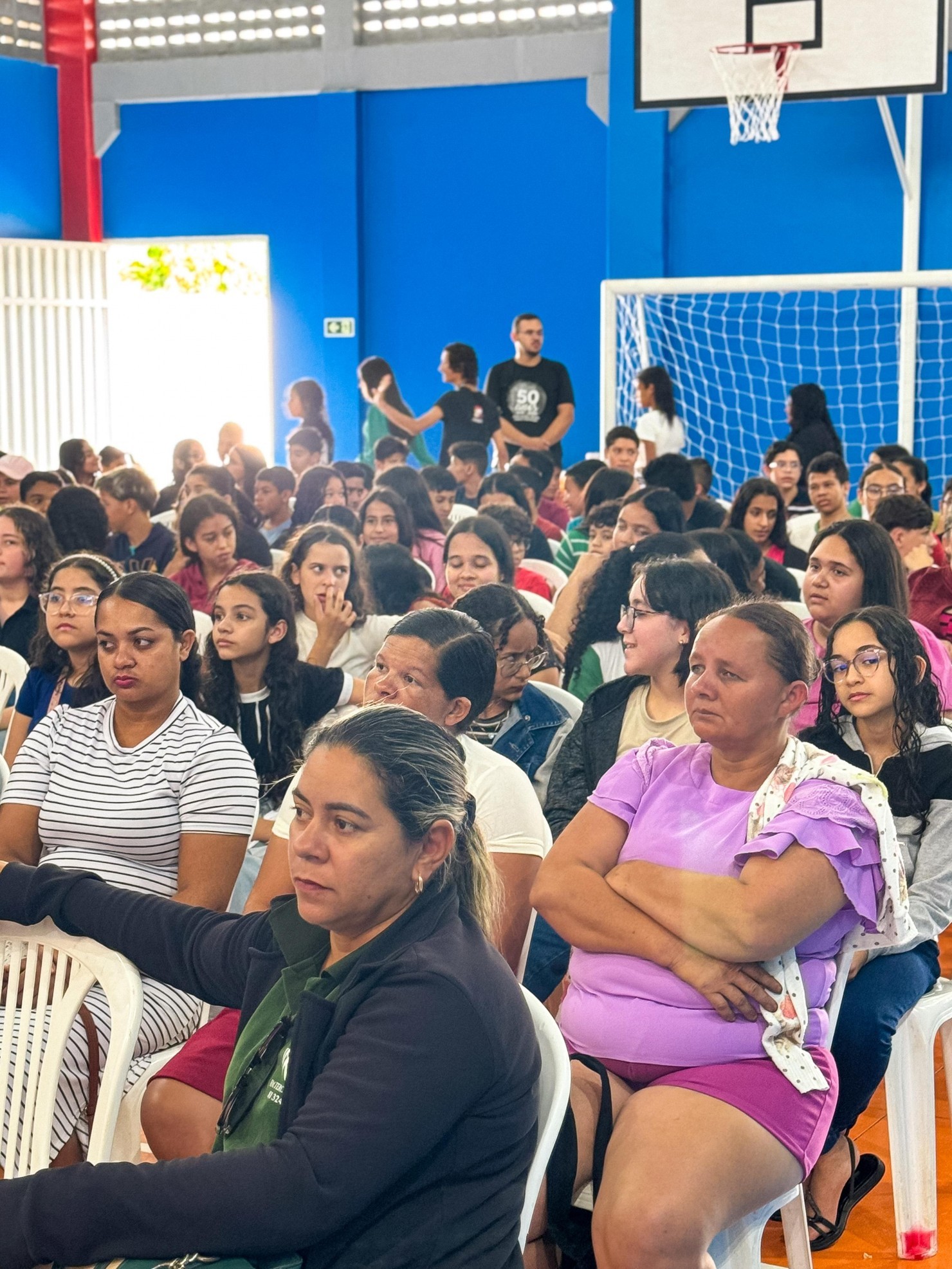 Escola Papa Paulo VI promove encontro com famílias para discutir desafios das relações entre pais e filhos