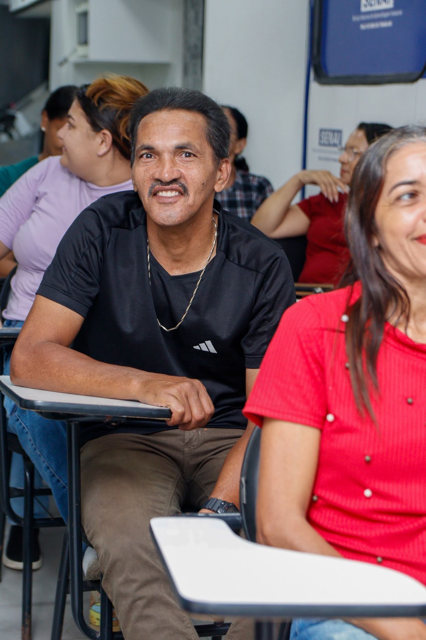 Estudantes da EJA iniciam curso de Confeitaria por meio de parceria entre Prefeitura de Nova Floresta e SENAI