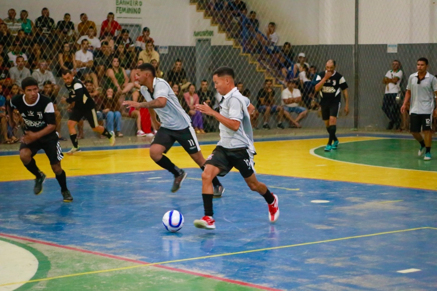 Final do Campeonato Municipal de Futsal marca noite de emoção nos 66 anos de Nova Floresta