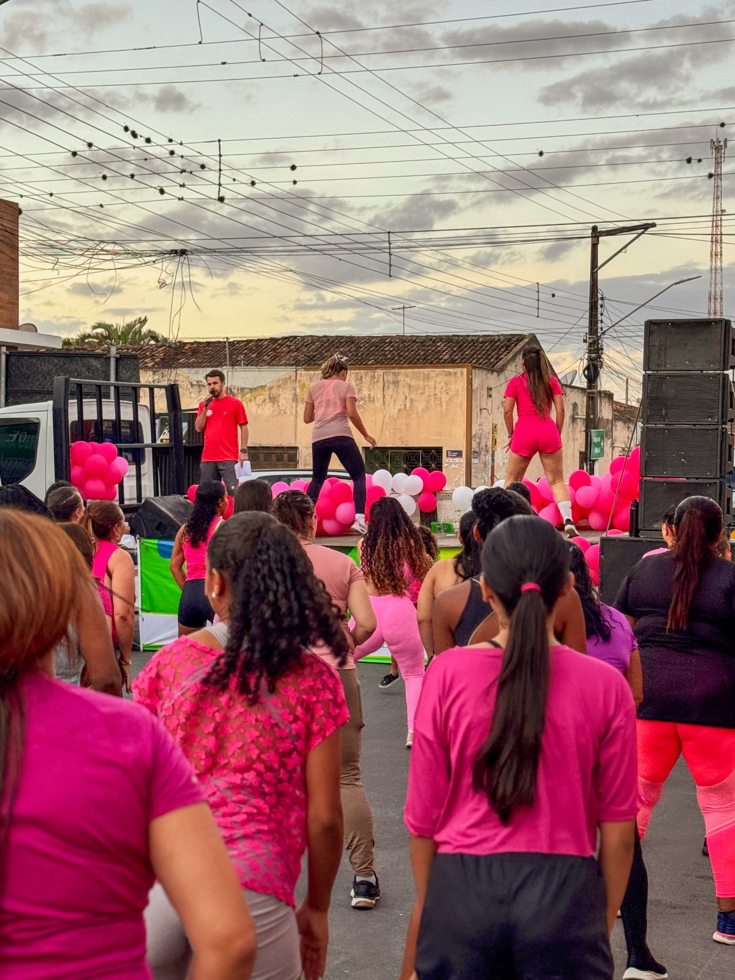 Aulão de Zumba do Outubro Rosa movimenta Nova Floresta em ação pela saúde e prevenção