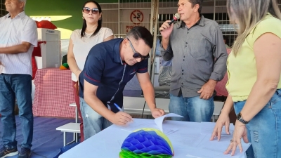 Prefeito Jarson assina ordens de serviço de pavimentações e retomada de ginásio