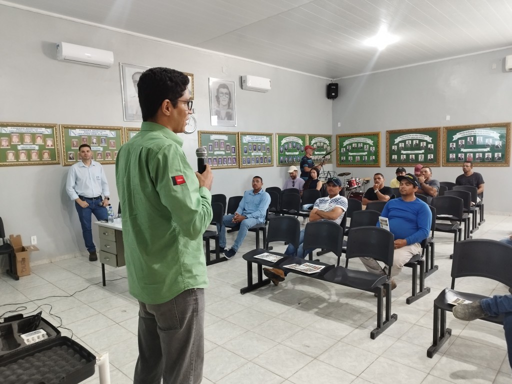 Prefeitura de Nova Floresta promove palestras sobre nutrição de plantas