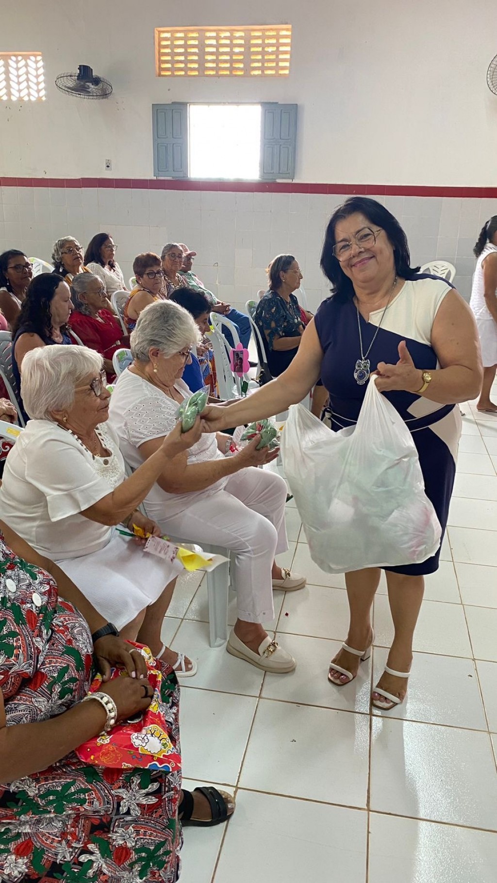 A Prefeitura Municipal de Nova Floresta através Secretaria de Assistência Social juntamente com o CRAS promove evento comemorativo do dia das mães