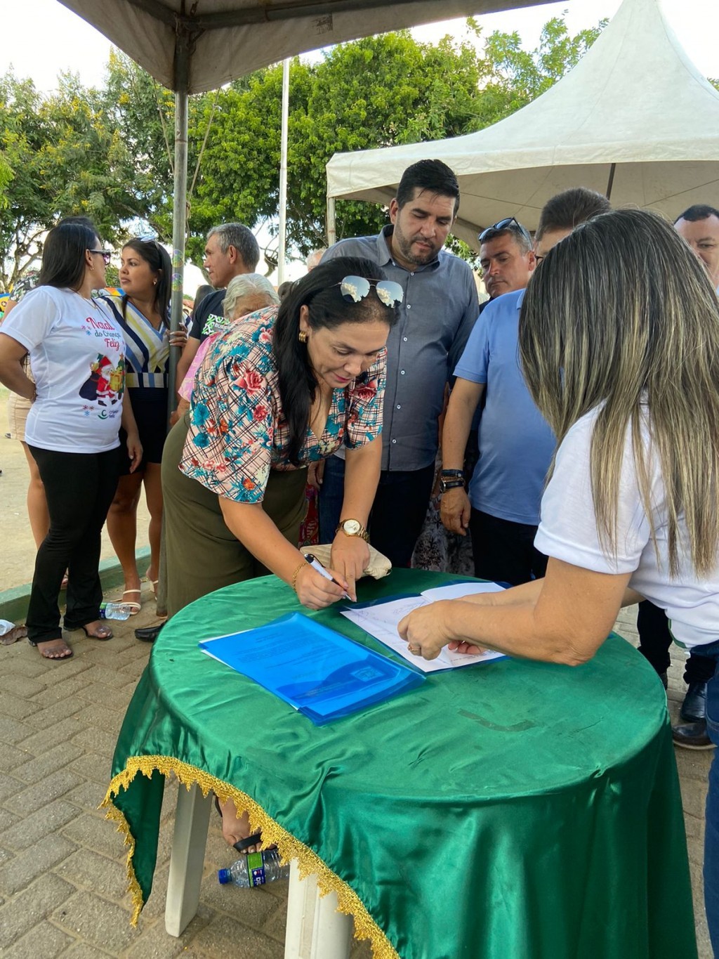 Prefeitura de Nova Floresta realiza entrega de novos veículos e assinatura de novas ordens de serviço.