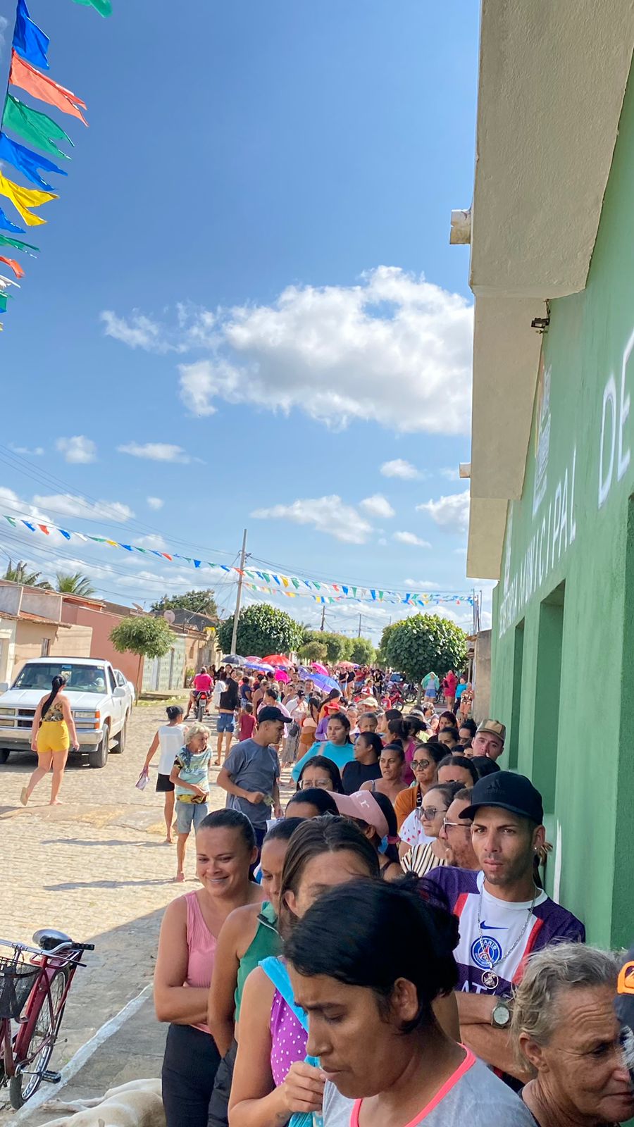 Secretaria de Assistência Social, juntamente com a Prefeitura Municipal de Nova Floresta realizaram mais uma entrega de alimentos através do PAA