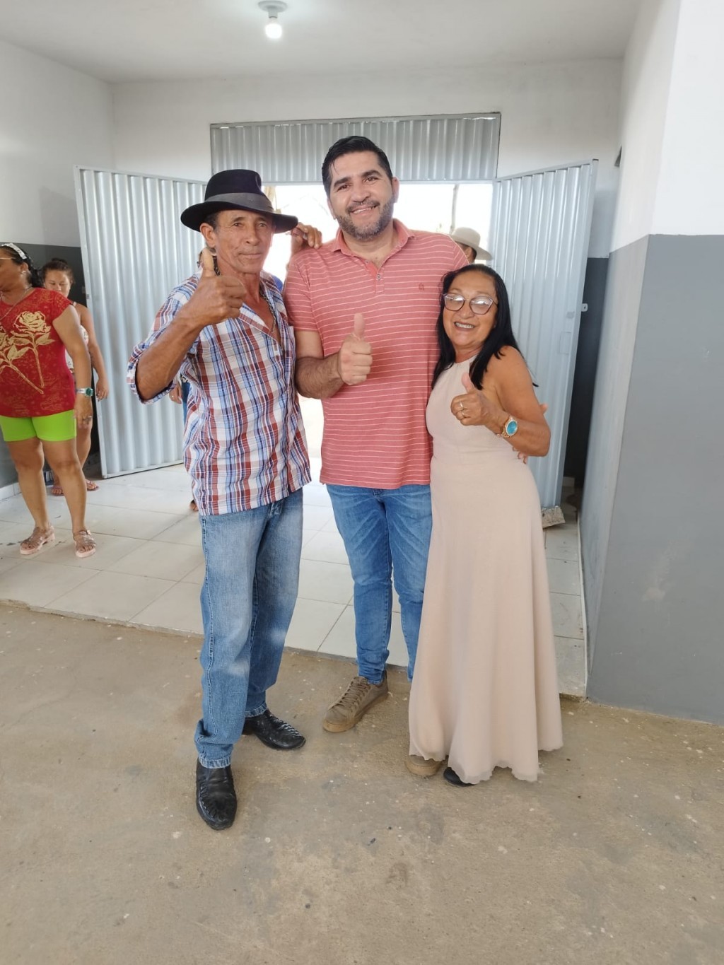 Prefeitura de Nova Floresta realiza Forró dos Idosos especial de Dia dos Pais e entrega fardamentos