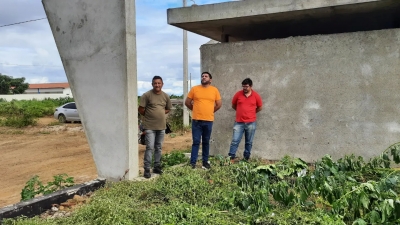 Prefeito Jarson acompanha retomada das obras de ginásio