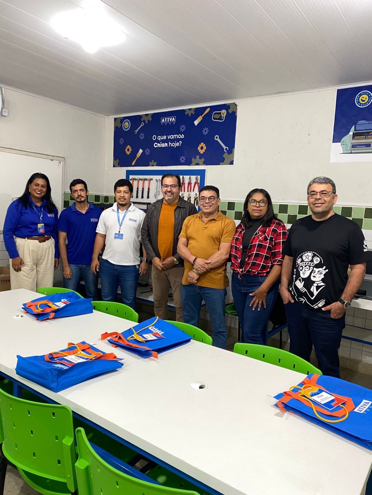 Professores participam de formação para uso da Sala Maker na Escola Papa Paulo VI