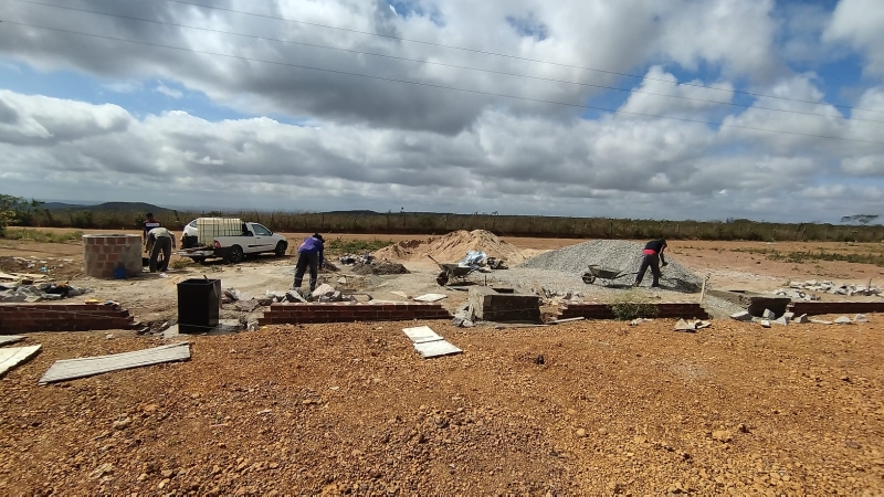 Prefeito Jarson acompanha obras de construção do Galpão de Reciclagem
