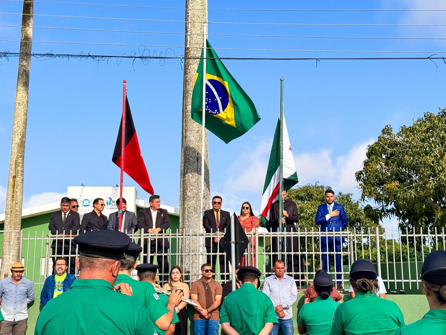 Nova Floresta celebra o Dia da Pátria com alvorada e hasteamento das bandeiras