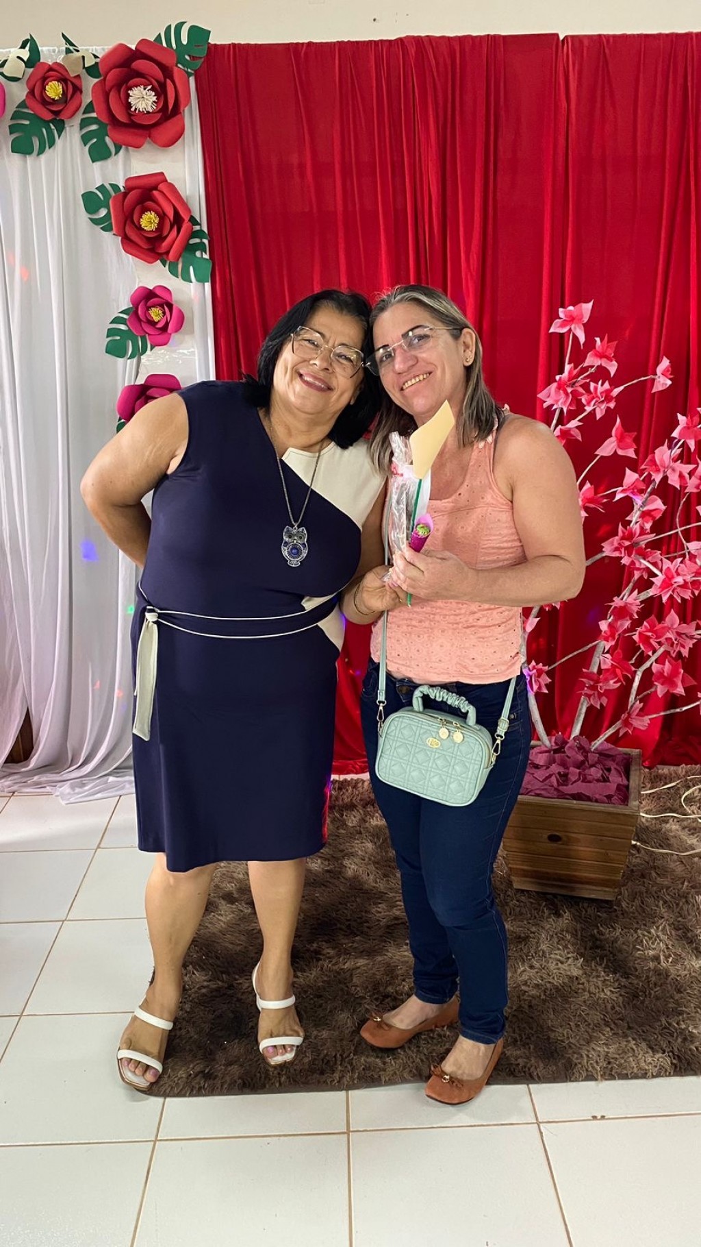 A Prefeitura Municipal de Nova Floresta através Secretaria de Assistência Social juntamente com o CRAS promove evento comemorativo do dia das mães