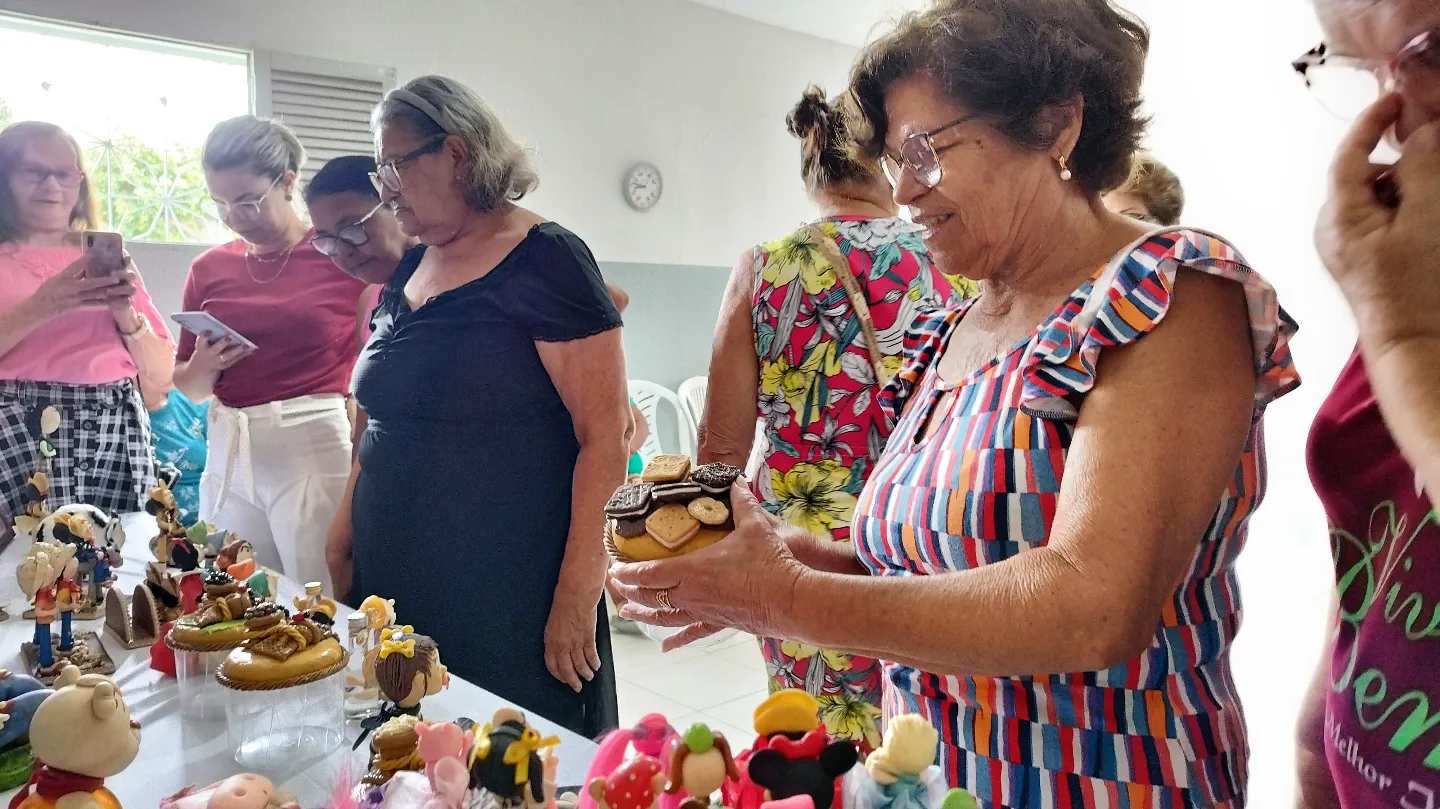 Prefeitura de Nova Floresta realiza abertura de oficina de artesanato em biscuit para idosos do SCFV