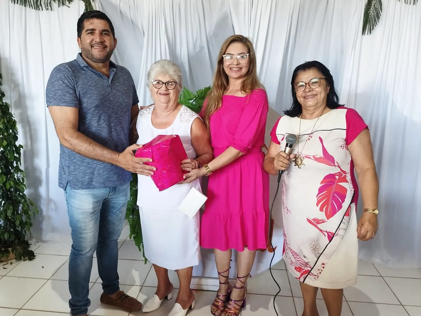 Prefeitura de Nova Floresta promove comemoração do Dia das Mães no SCFV