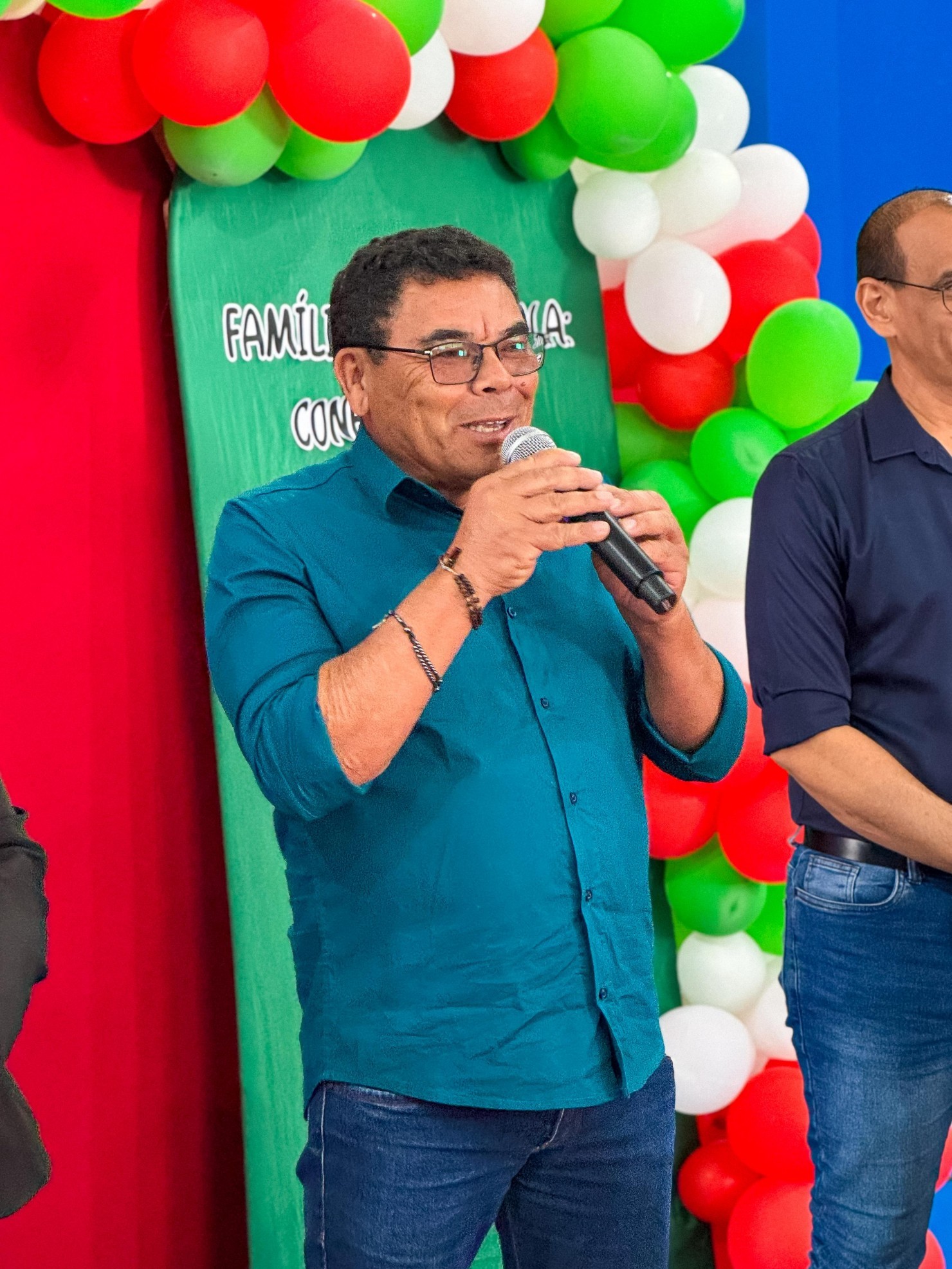 Escola Papa Paulo VI promove encontro com famílias para discutir desafios das relações entre pais e filhos