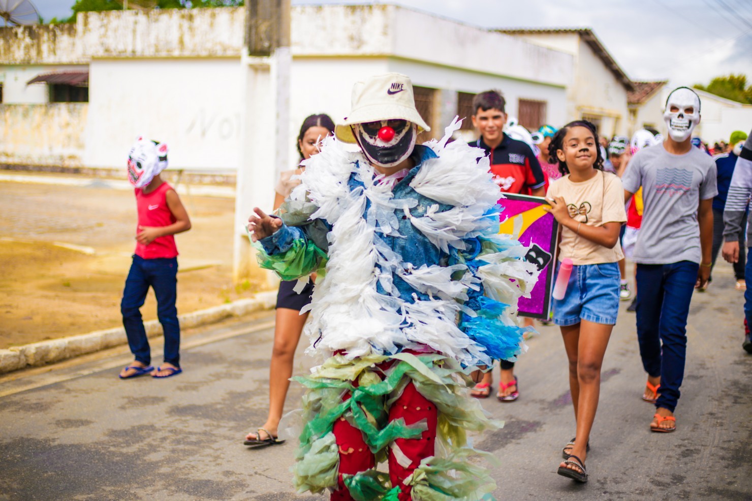 Bloco Escola Folia leva animação e alegria às ruas de Nova Floresta
