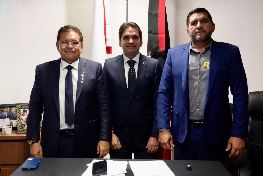 O Prefeito Jarson Santos esteve em Brasília participando da 25° Marcha dos Prefeitos