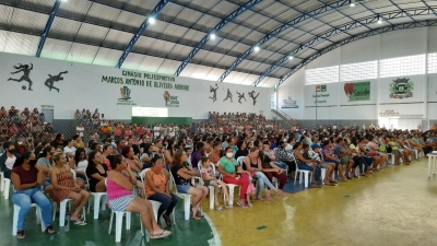 Prefeitura de Nova Floresta realiza reunião com famílias cadastradas no Programa Auxílio Brasil