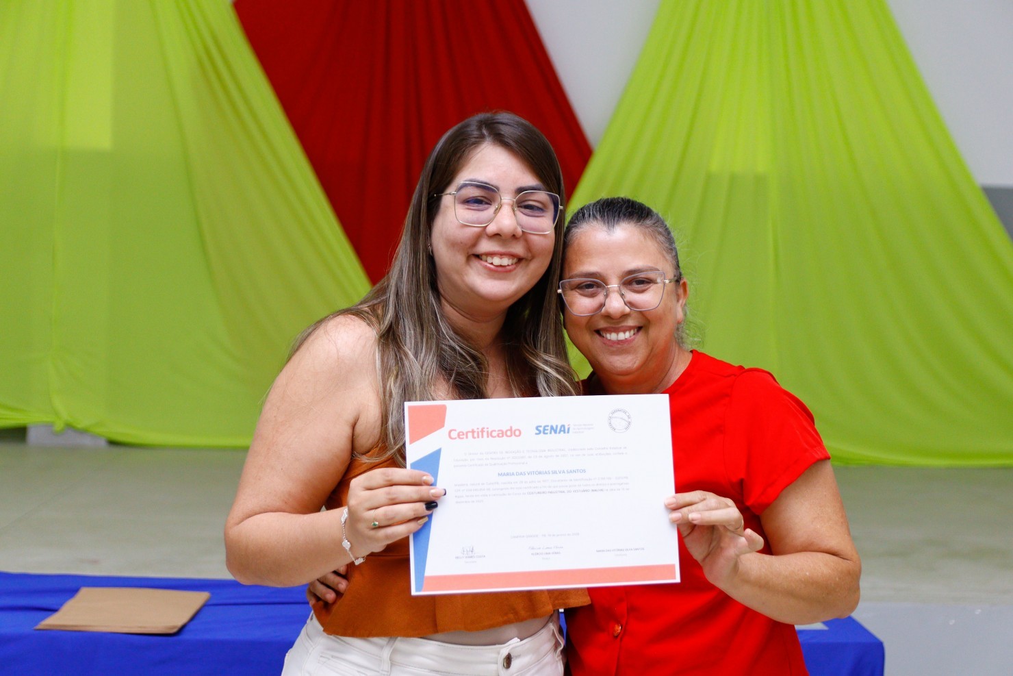Prefeitura de Nova Floresta realiza entrega de certificados do curso de Corte e Costura Industrial em parceria com o SENAI