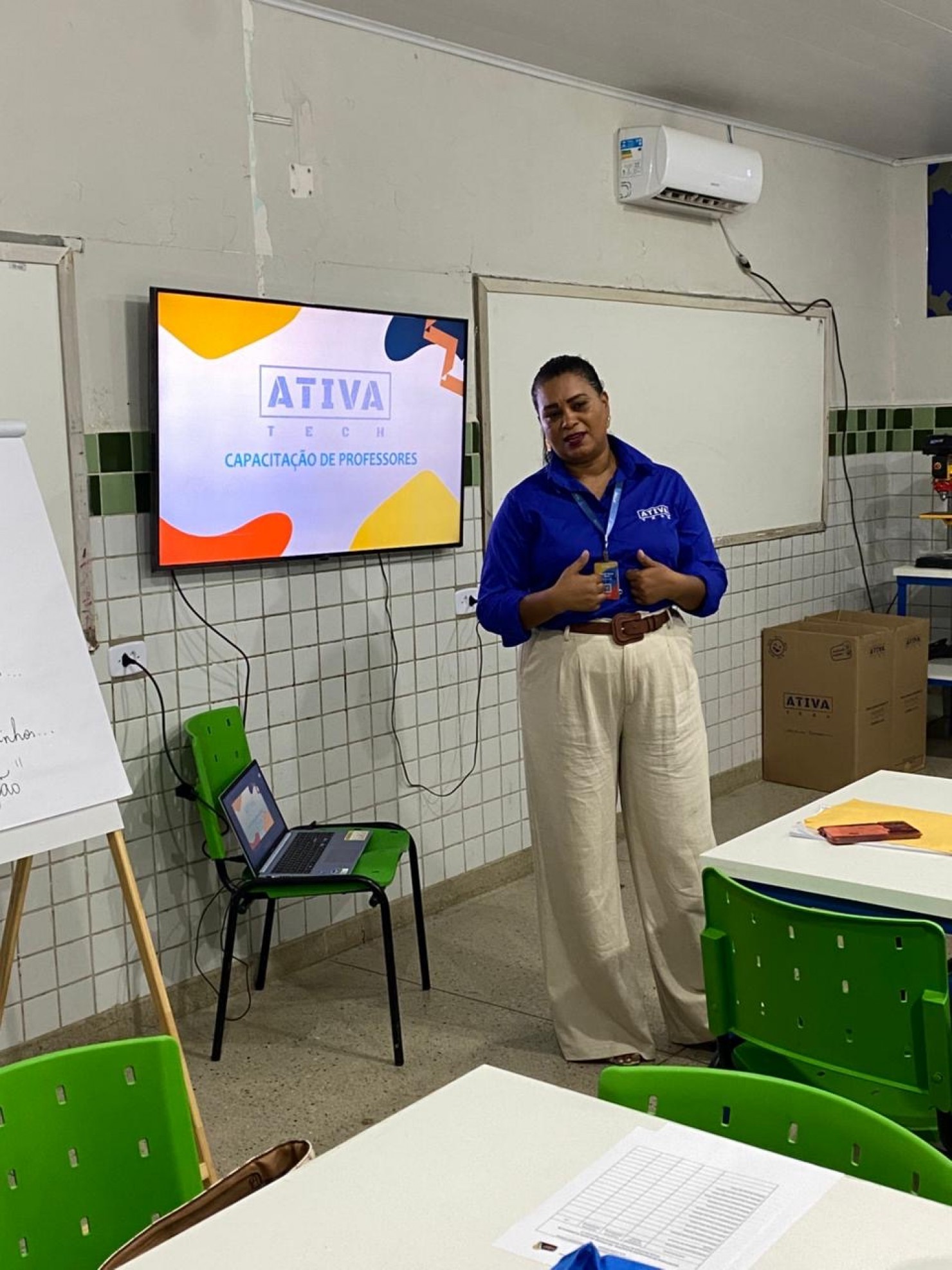 Professores participam de formação para uso da Sala Maker na Escola Papa Paulo VI