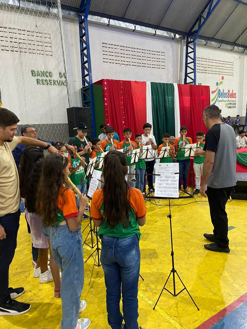 Prefeitura de Nova Floresta e escola Papa Paulo VI, realizam abertura dos jogos interclasse.