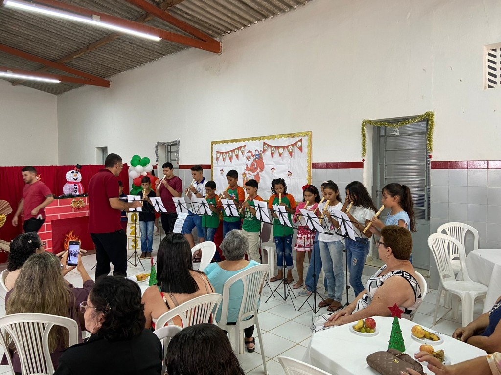 Prefeitura de Nova Floresta realiza Confraternização do Grupo de Idosos