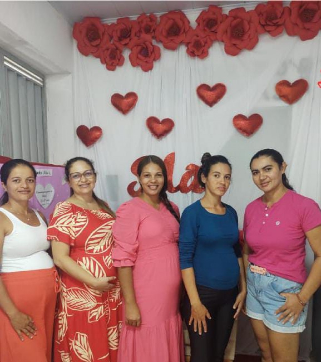 A Secretaria de Educação promove comemoração do Dia das Mães nas Escolas Municipais