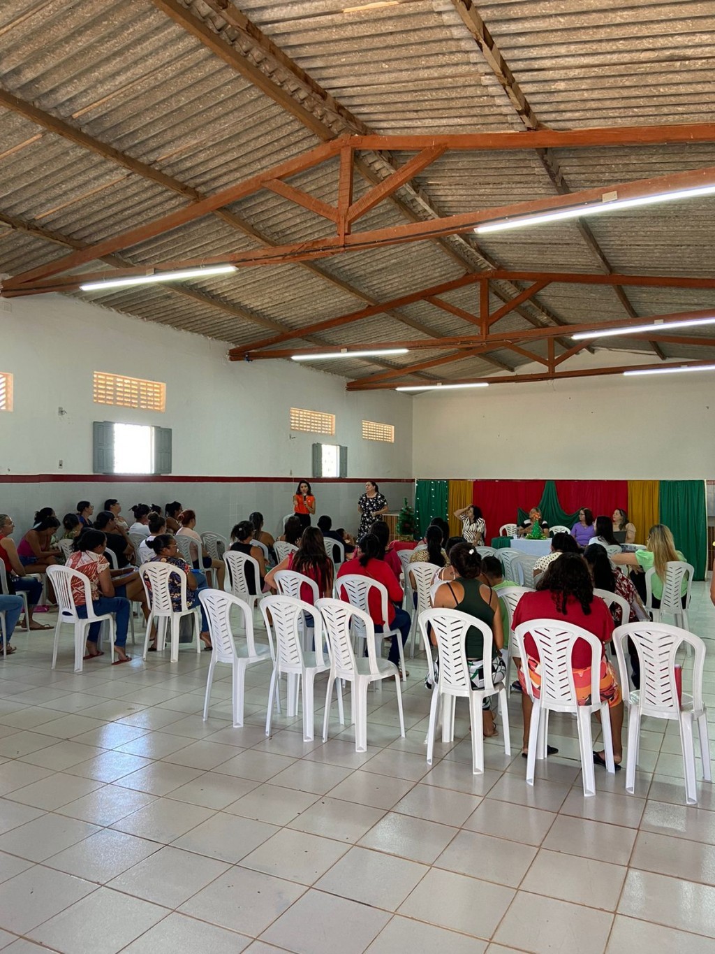 A Prefeitura de Nova Floresta através da Secretaria de Ação Social, realizou o 1° encontro das Mães Atípicas.