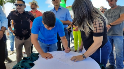 Prefeito Jarson assina Ordem de Serviço para construção de auditório