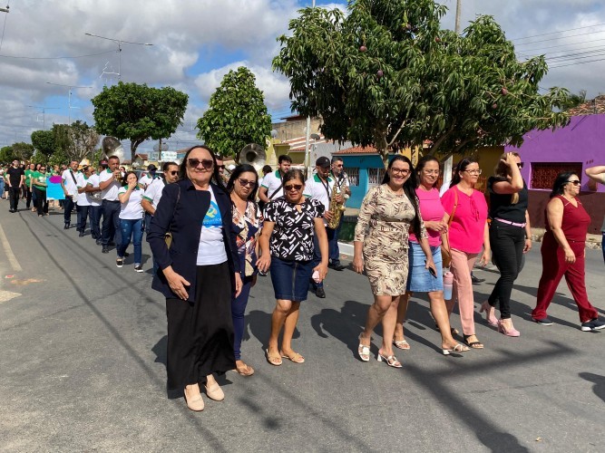 Prefeitura Municipal de Nova Floresta realiza Caminhada em comemoração a conquista do Selo UNICEF