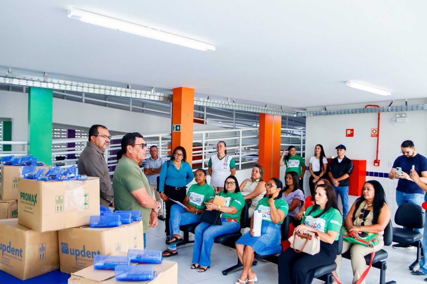 Secretaria de Educação realiza entrega de kits de higiene bucal para alunos da rede municipal