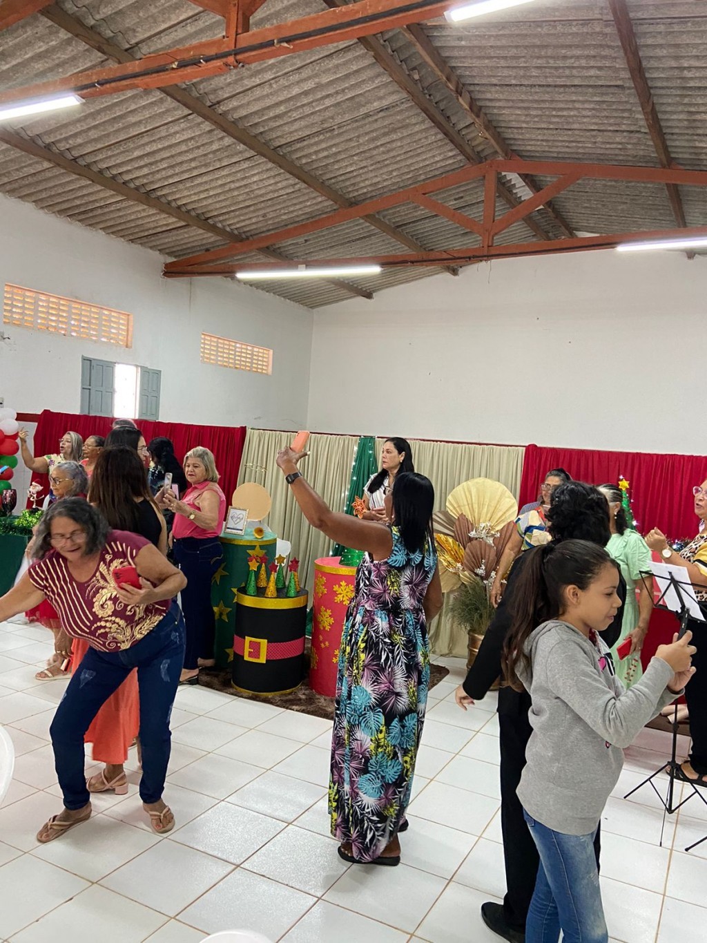 Prefeitura de Nova Floresta realiza Confraternização do Grupo de Idosos