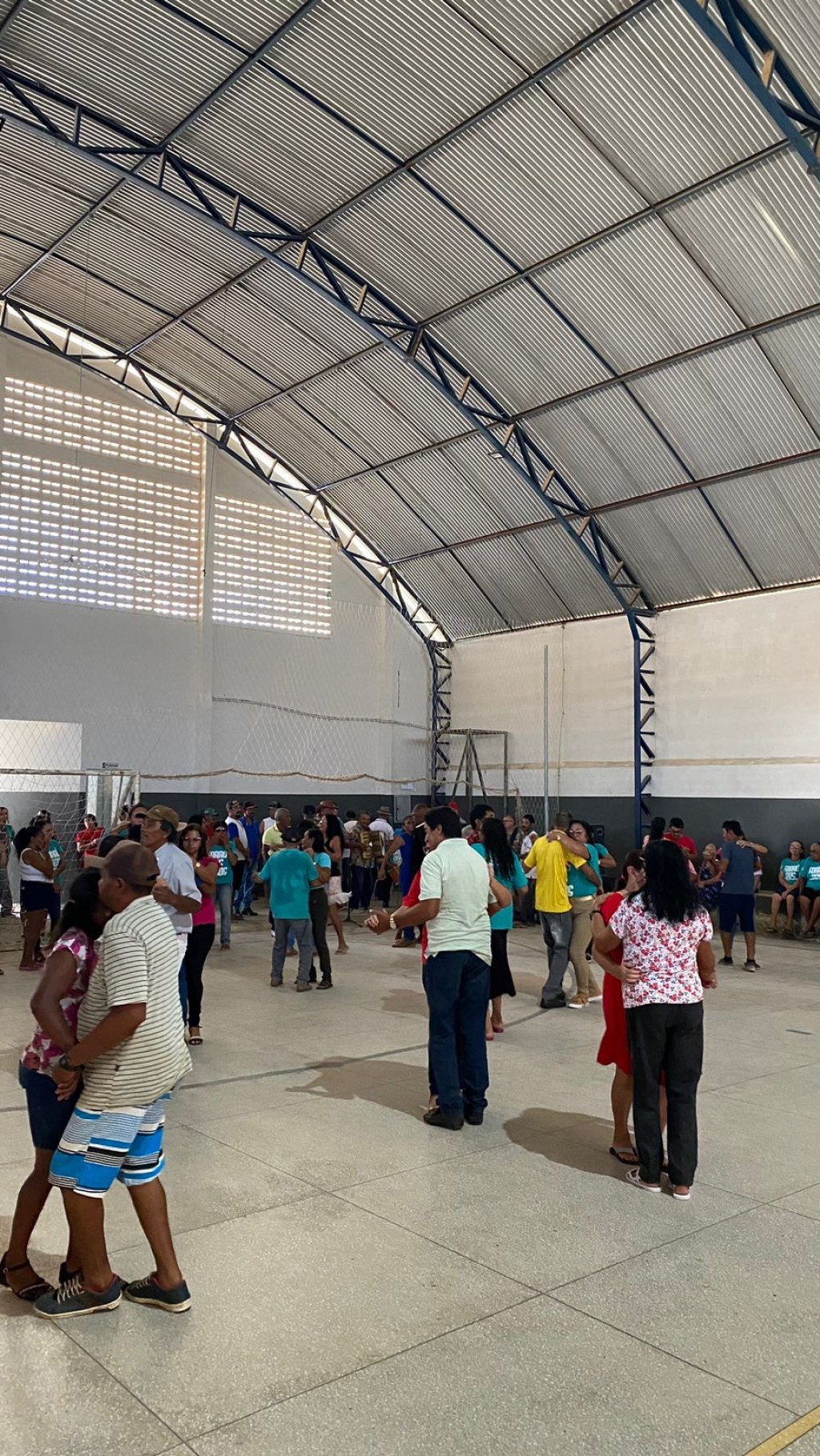 Prefeitura de Nova Floresta promove comemoração do Dia das Mães no Forró dos Idosos