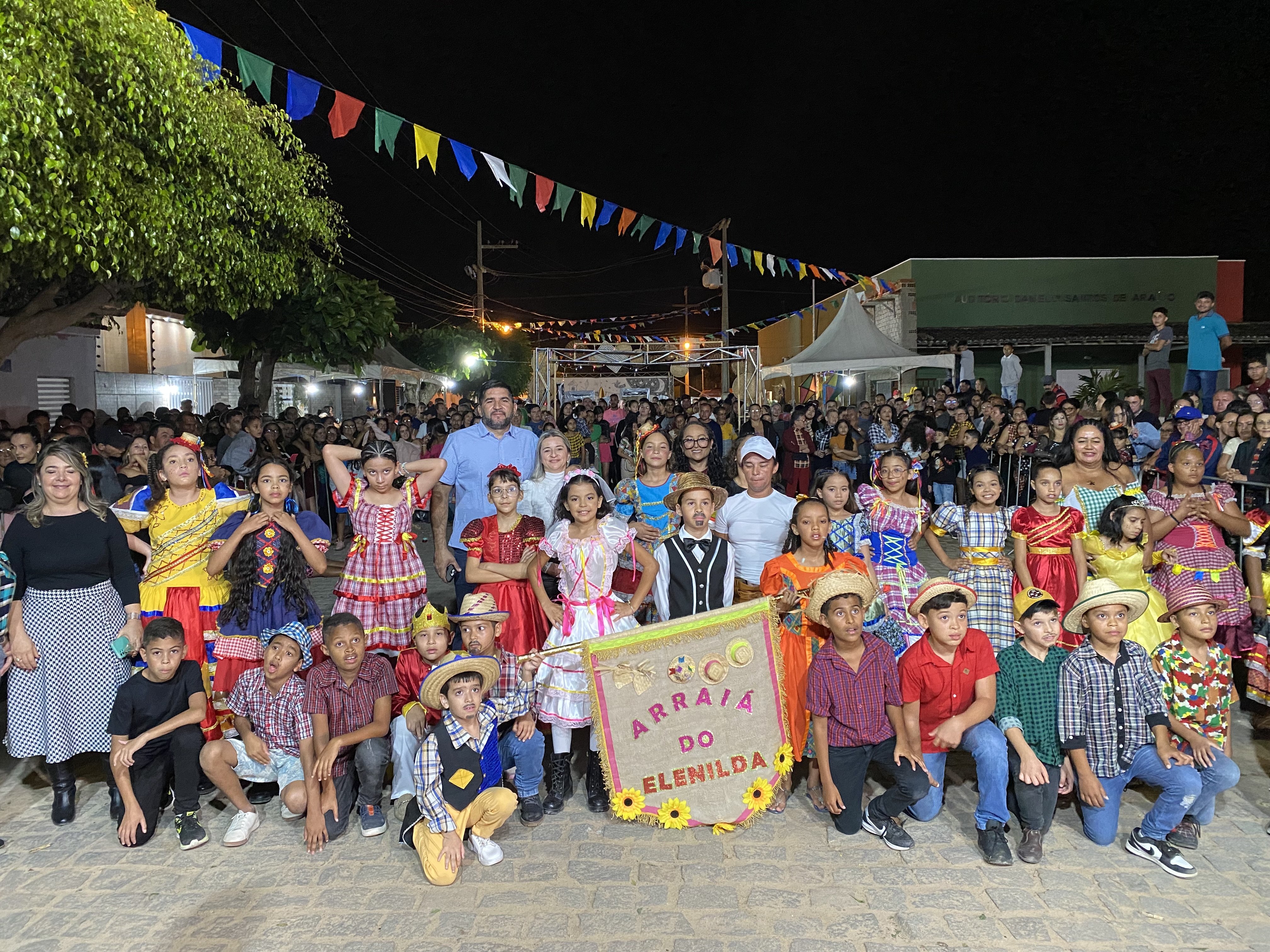 Prefeitura Municipal de Nova Floresta realiza mais uma noite do São João de Bairros 2024 na escola Maria Elenilda