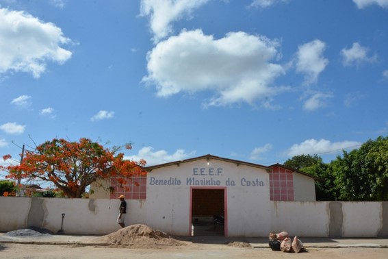 Prefeitura de Nova Floresta realiza reforma nas novas instalações da Escola Julieta Lima e Costa.
