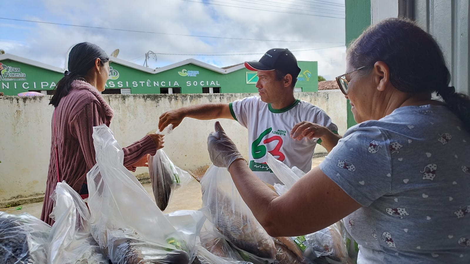 Prefeitura de Nova Floresta realiza entrega do Peixe da Semana Santa